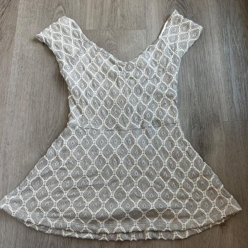 Deletta lace open back top